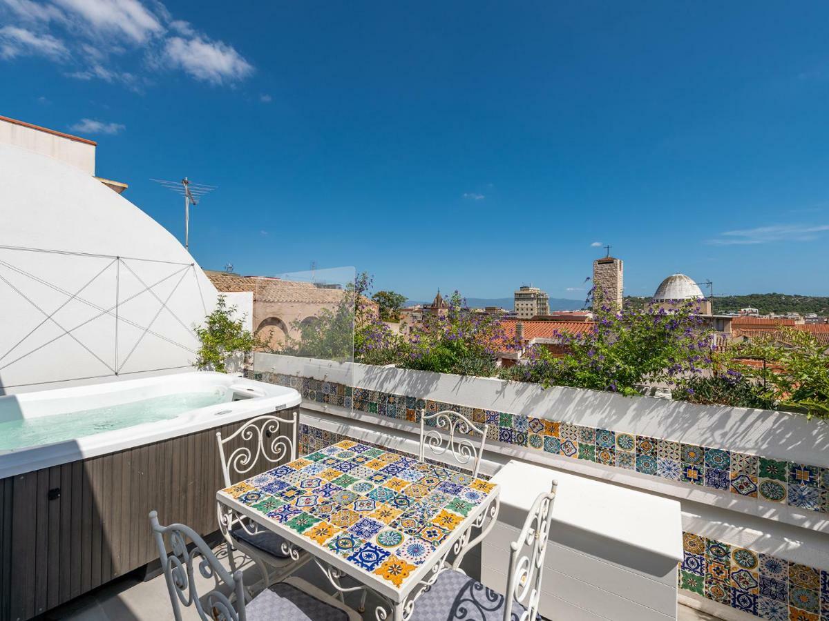 "Bea'S Terrace" - Private Jacuzzi And Panoramic Rooftop In The City Centre Cagliari Zewnętrze zdjęcie